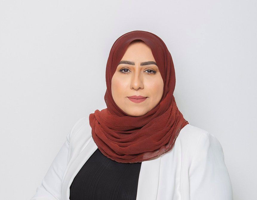 منى بنت سعيد بن عبدالله الشكيلية